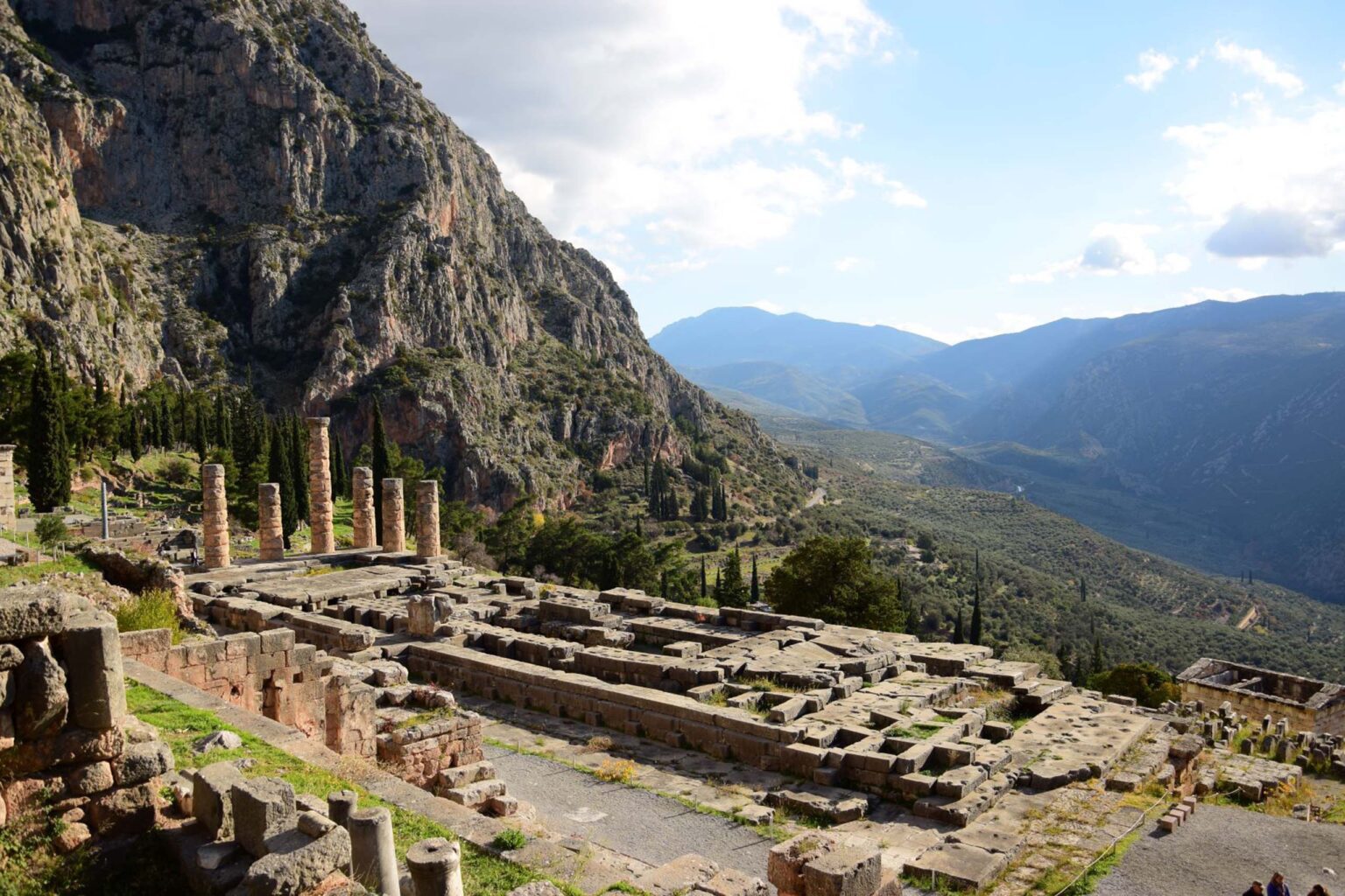 Delphi Athens Tours delphis